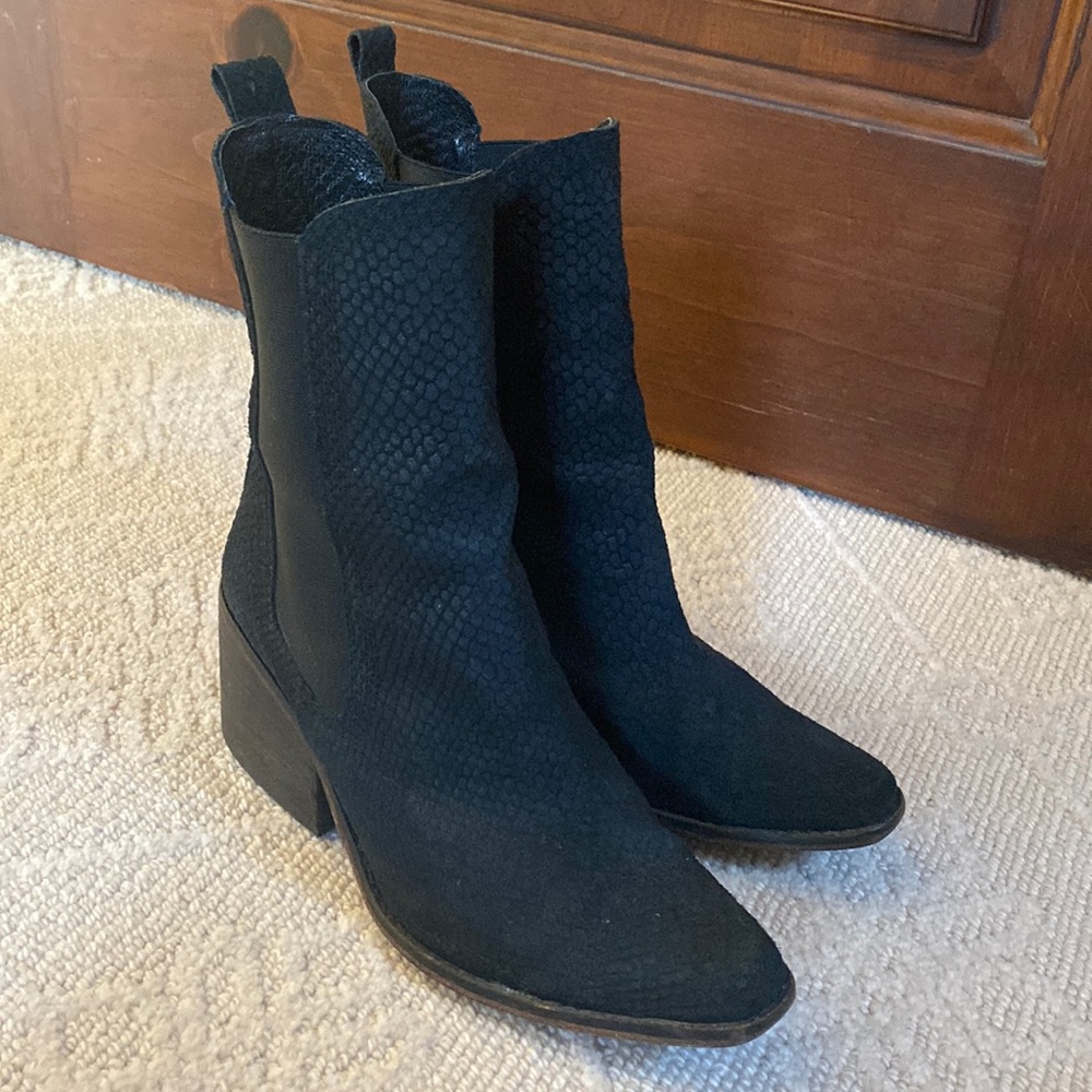 Black Python Cowboy Style Boots - image 1